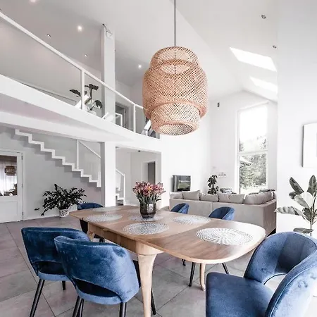 The Modern House 3*