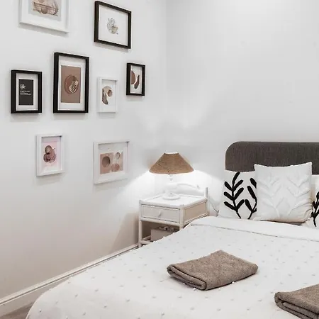 The Modern House 3*