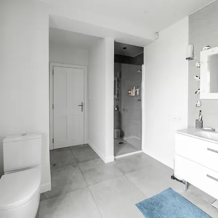 The Modern House 3*